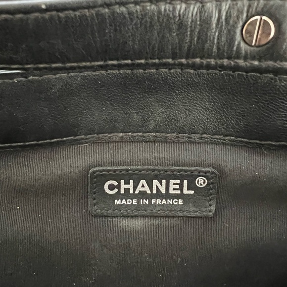 Chanel Leather Boy Bag Size Medium - Preowned - Picture 6 of 7